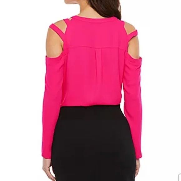 Bold Elements V-Neck Blouse - Picture 11 of 12